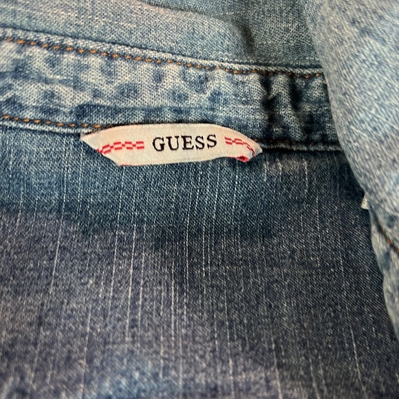 Guess Jeans Distressed Buttoned Top - Picture 7 of 13